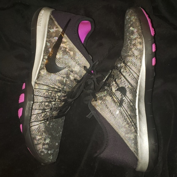 Nike Free TR 6 MTLC - Picture 3 of 4